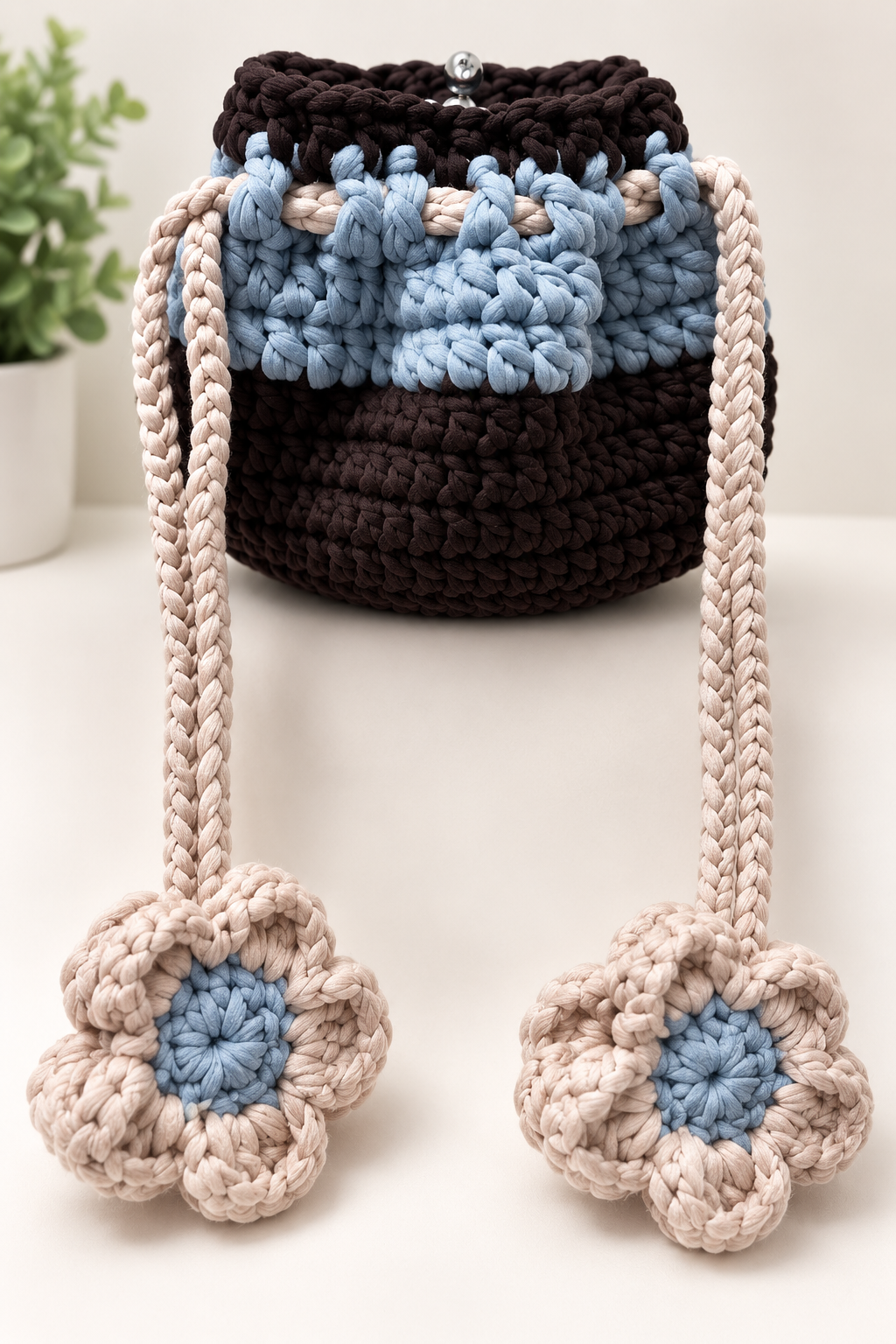 petal pouch